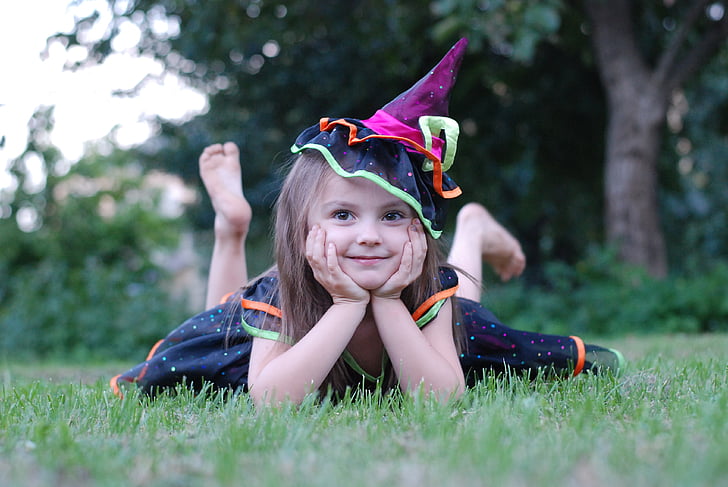 kids-girl-witch-the-little-girl-preview.jpg
